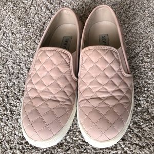 Steve Madden Pink Quilted Slip-on’s